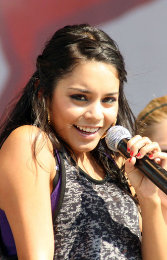 ff7a07 - Vanessa Hudgens