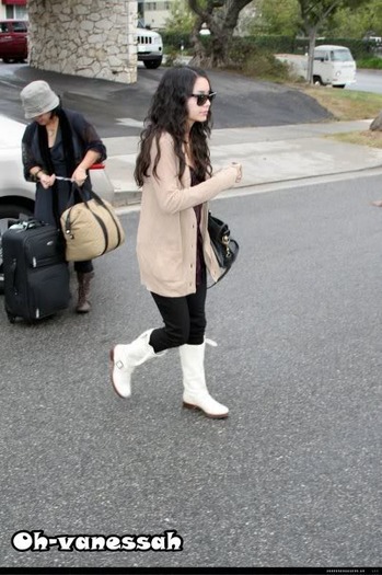 n1616442478_106700_5247 - Vanessa Hudgens