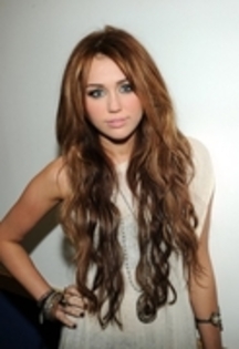 12871866_WSYKKHZFW - Kids Choice Award 2010-Miley Cyrus