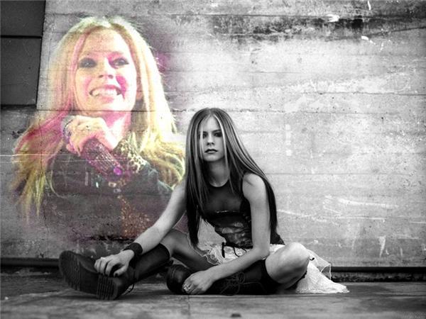 f091104ocisse - Avril Lavigne poze modificate