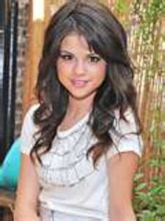 thumbnail.aspx (1) - Selena Gomez