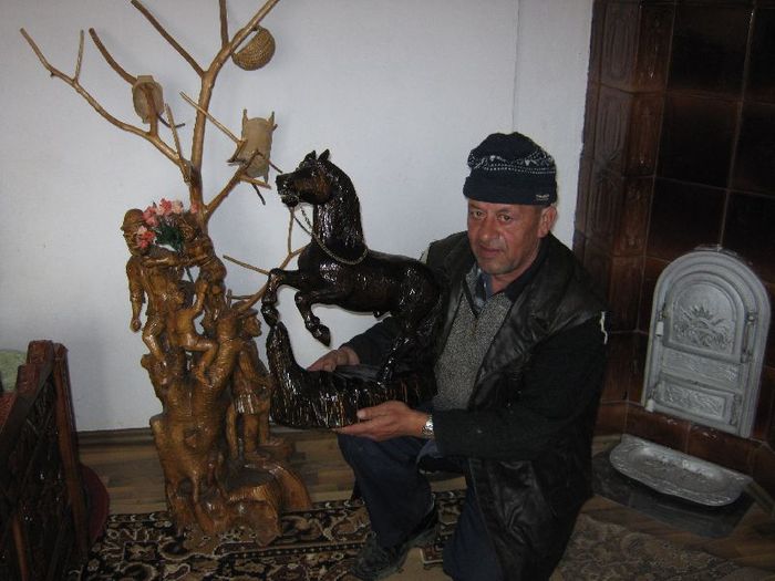 Sculptorul -Jakob - sculpuri din lemn
