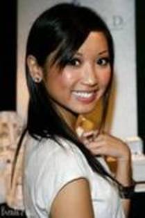 VOZSUIIUMRHWHRHSSFG - brenda song