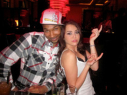 11290292_PWOVPCLES - miley poze rare