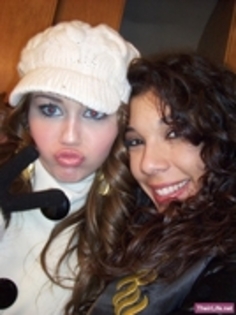 DNSNICJJTTJKPSHLWBN - aaa-rare poze miley -aaa