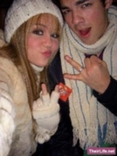 GQYWNCBBKYMXRQOBBGE - aaa-rare poze miley -aaa