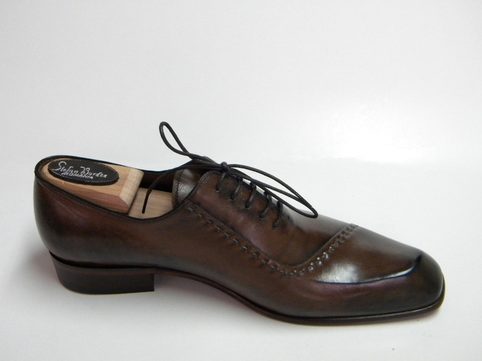 pantofi.john.art.2; Handmade shoes.Pantofi barbati lucrati manual.
WWW:STEFABURDEA:RO

