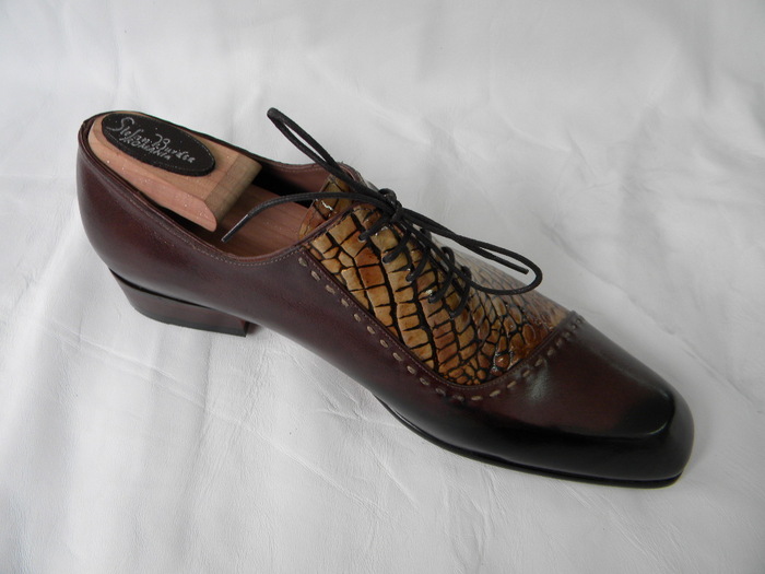 pantofi.john.art2; Handmade shoes.Pantofi barbati lucrati manual.
WWW:STEFABURDEA:RO
