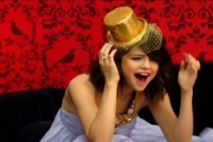 FWZLXUACNCQFJHPHICR - poze cool selena gomez