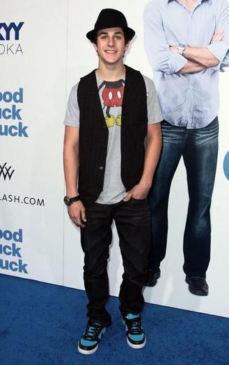 David_Henrie_1257512936_4