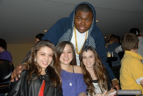  - xX Justin Party Xx