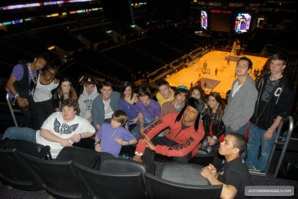  - xX Justin Party Xx