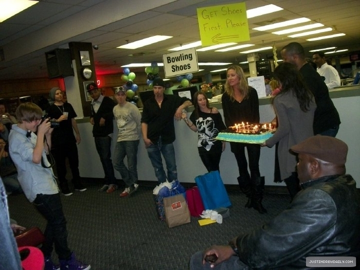  - xX Justin Party Xx