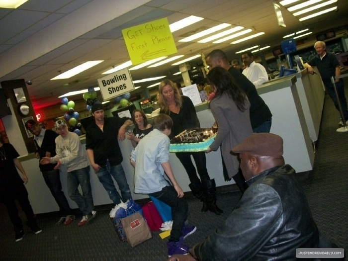  - xX Justin Party Xx