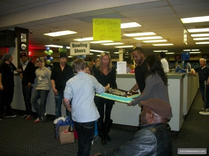  - xX Justin Party Xx