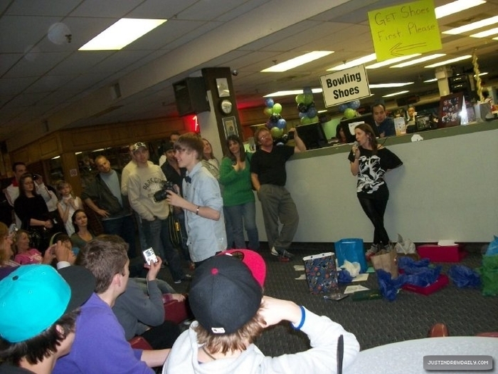  - xX Justin Party Xx