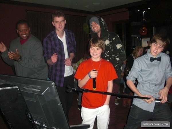  - xX Justin Party Xx