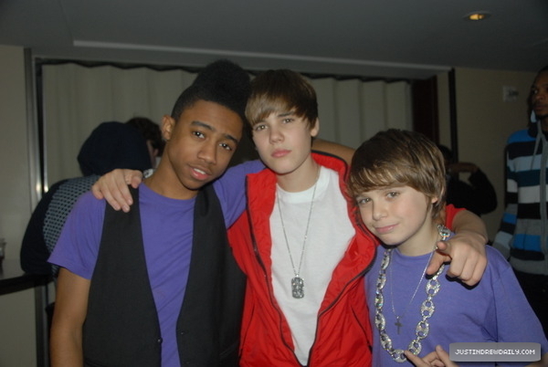  - xX Justin Party Xx