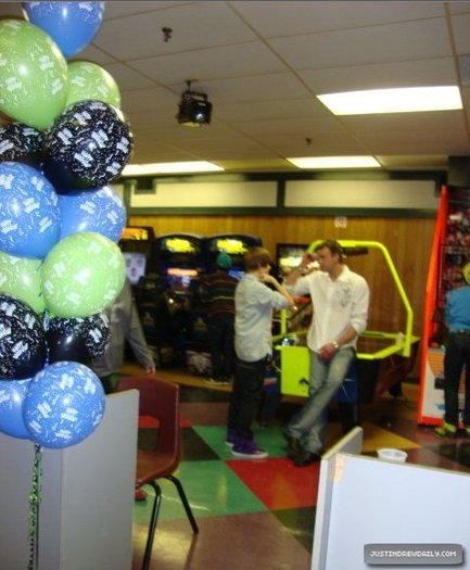  - xX Justin Party Xx