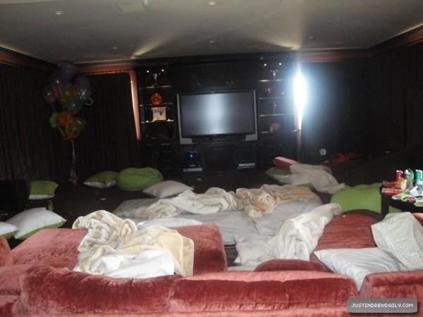  - xX Justin Party Xx