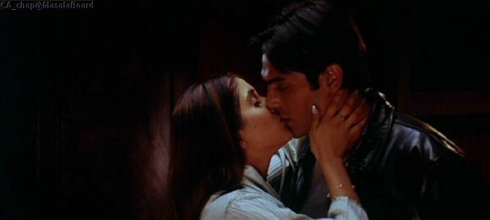 Isha si Gaurav se saruta-Arjun si Kirti - PYAAR ISHQ AUR MOHABBAT-2001