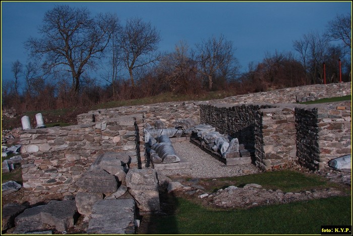 DSC02894 - Cetatea Sarmisegetuza Ulpia Traiana 04-04-2010