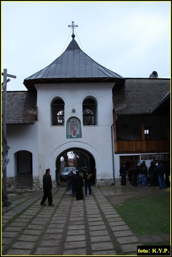 DSC03179 - Manastirea Polovragi 05-04-2010