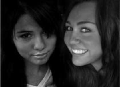 VSUKTFBYXCGZXPAQODV - aaa- poze super rare miley -aaaa