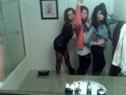YGLOKNNGQECSKECVVJO - aaa- poze super rare miley -aaaa