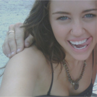 BVIPZYDDPUPRYMRQGEQ - aaa- poze super rare miley -aaaa