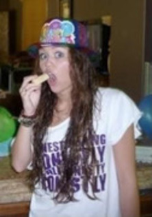 CQPTUSEFCBBYYNYHJVJ - aaa- poze super rare miley -aaaa