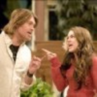 MV5BNjgzMDY0MzIxM15BMl5BanBnXkFtZTYwODc2NDU3._V1._CR80,0,325,325_SS100_ - Miley And Hannah