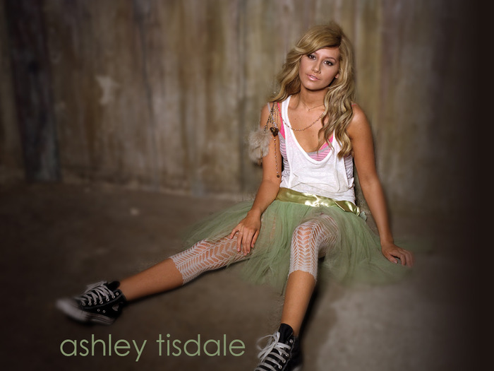 ash tis - Ashley Tisdale