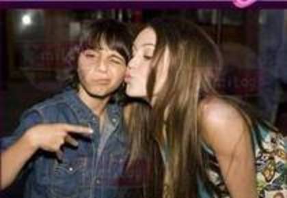 FCDUNFKVMDGMMSNBJOY - aaa- poze super rare miley -aaaa