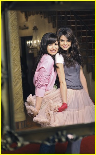 pink dress - Selena si Demi BFF