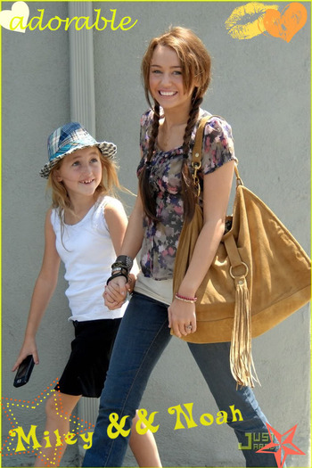 miley_cyrus_1220544102 - Poze Personale Miley