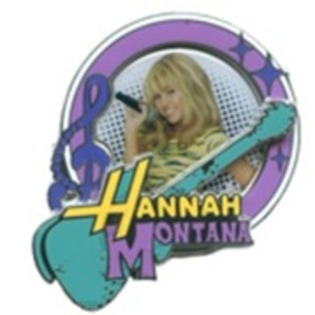 10124969_PBRJWXOJA - AAAAAAAAA-AICI DOVEDESC CA SUNT UNA DINTRE FANII NR 1 AL LUI MILEY SI HANNAH