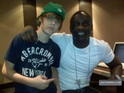 =^.^= Justin & Akon =^.^= - 0_0 Justin si Akon 0_0