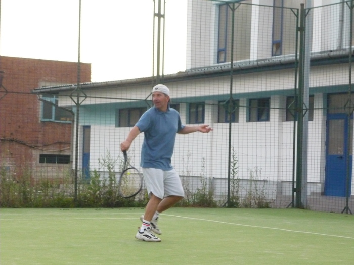 P1000238 LA PETROSANI LA TENIS - SOTUL MEU -SPORTIV CONVINS