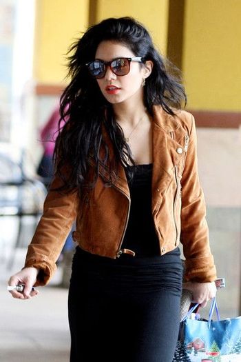 92vc76t43nhhhnt - poze  vanessa hudgens