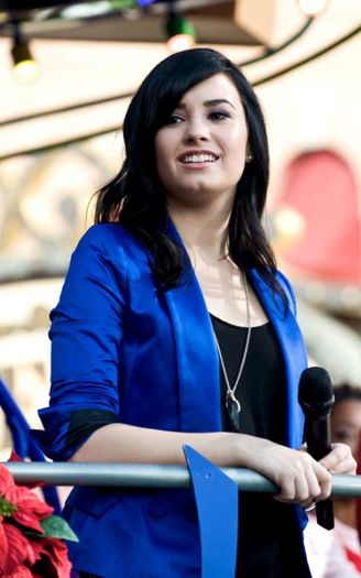 zrhoxkgzznmukxzr - poze 2010 demi lovato