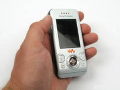 sony ericsson_w580 - telefoane pe sina