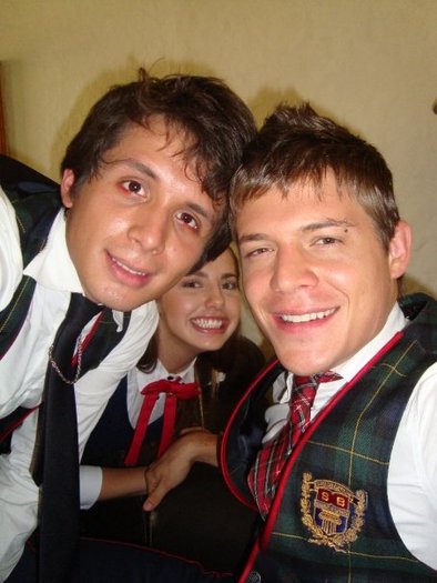 7322_1052359687815_1790483681_113945_2875391_n - cameleonii-camaleones