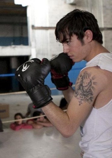 13659_193173081636_131052296636_3572650_573843_n