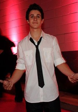 54yeoxik3bceeyxe - poze 2010 David Henrie  jastin russo