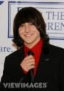 0xwpu54135dn0nw3 - poze Mitchel Musso 2010