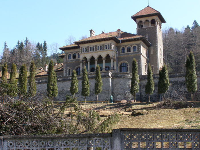 CASTELUL CANTACUZINO BUSTENI - MUNTII BAIULUI Mart 2010 Part 2