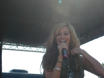 2cpua0z - Ashley Tisdale