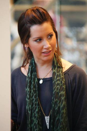 2h7qkxh - Ashley Tisdale