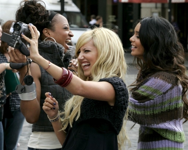 2uqhh60 - Ashley Tisdale